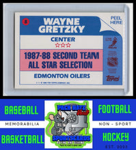 Load image into Gallery viewer, 1988 Topps #8 Wayne Gretzky Sticker Inserts NM